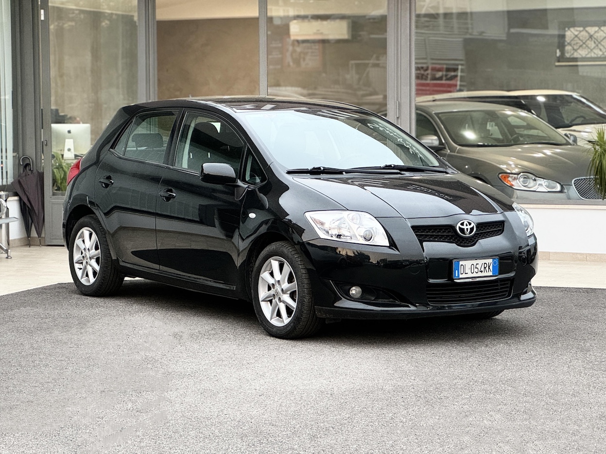 TOYOTA - Auris