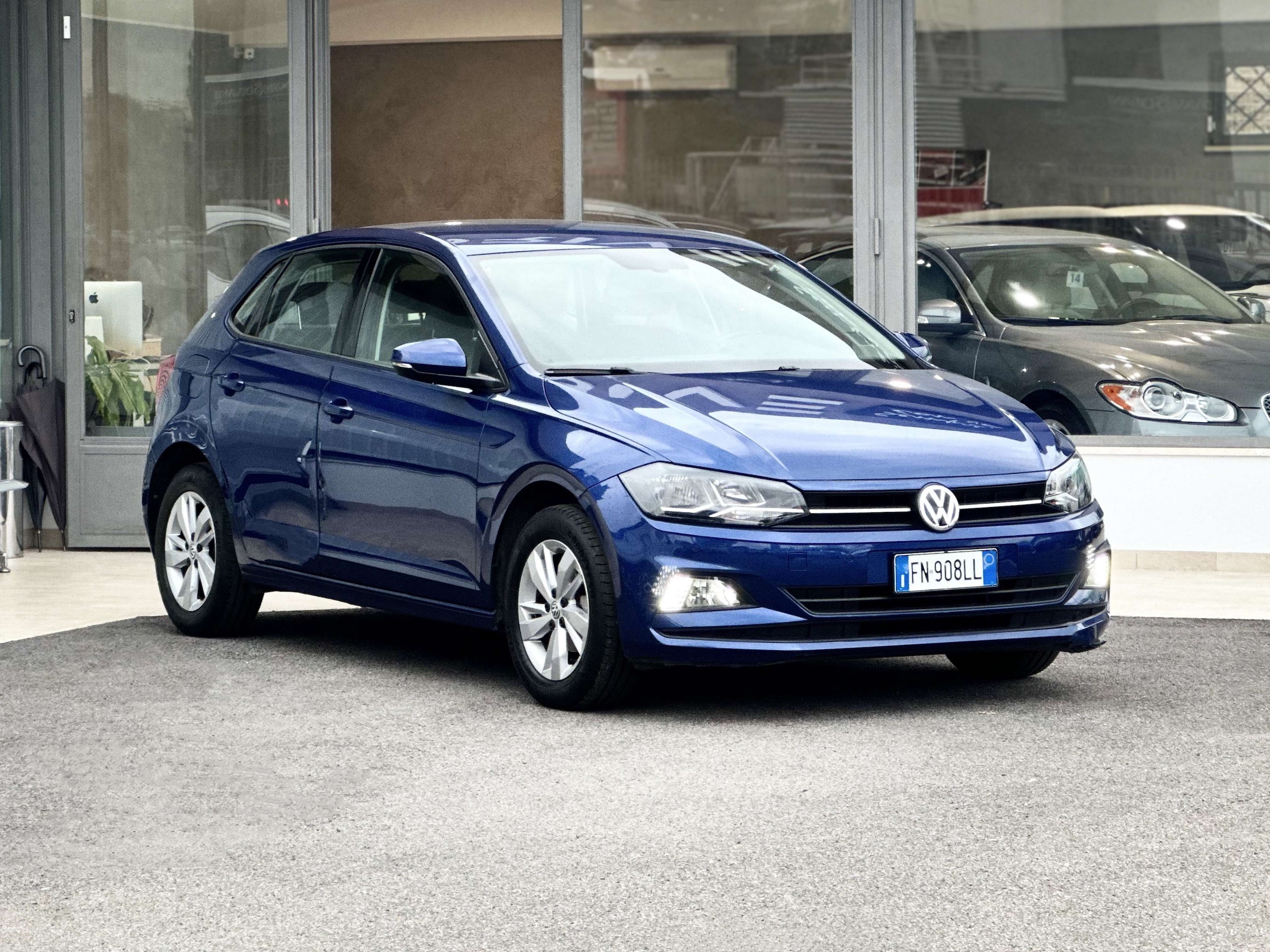 VOLKSWAGEN - Polo 6ª serie