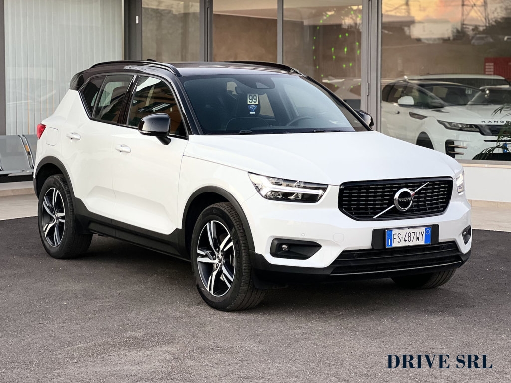 VOLVO - XC40 (2017-->)