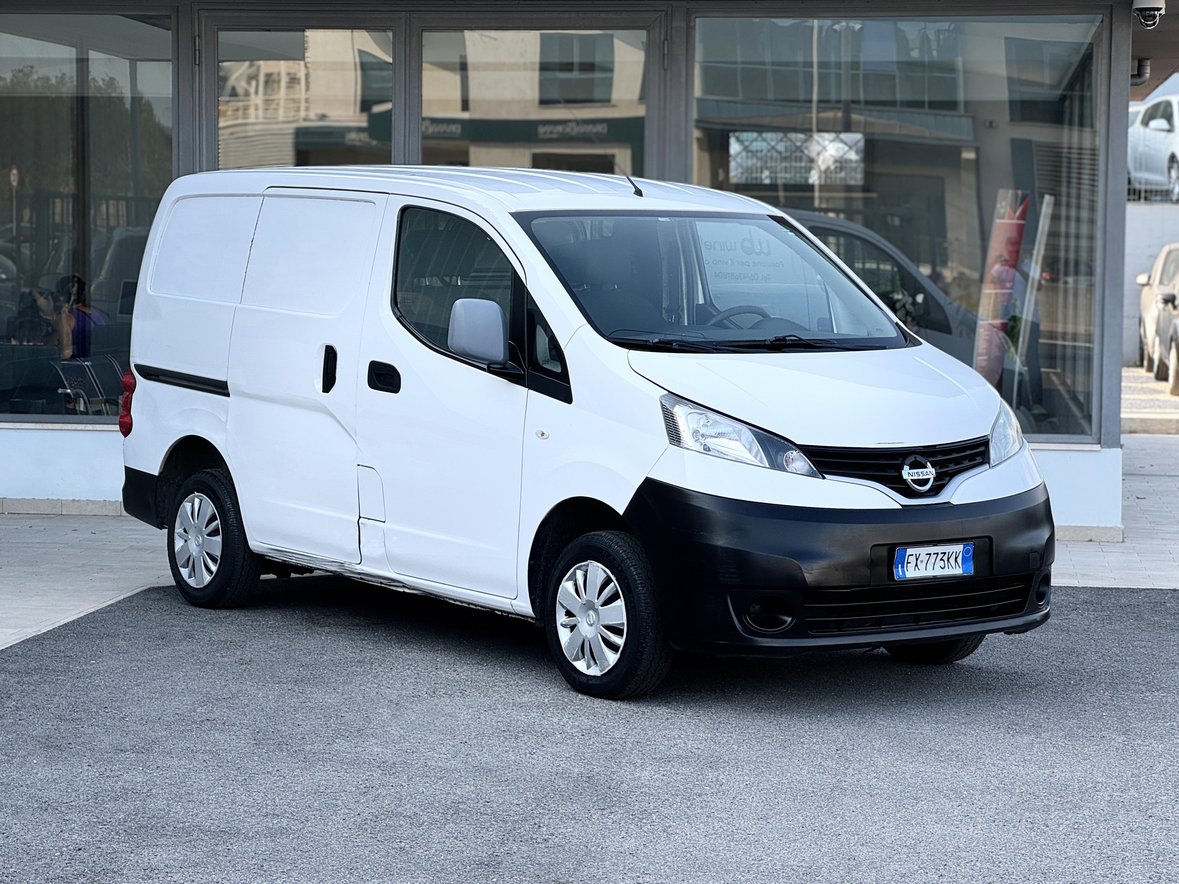 NISSAN - NV200