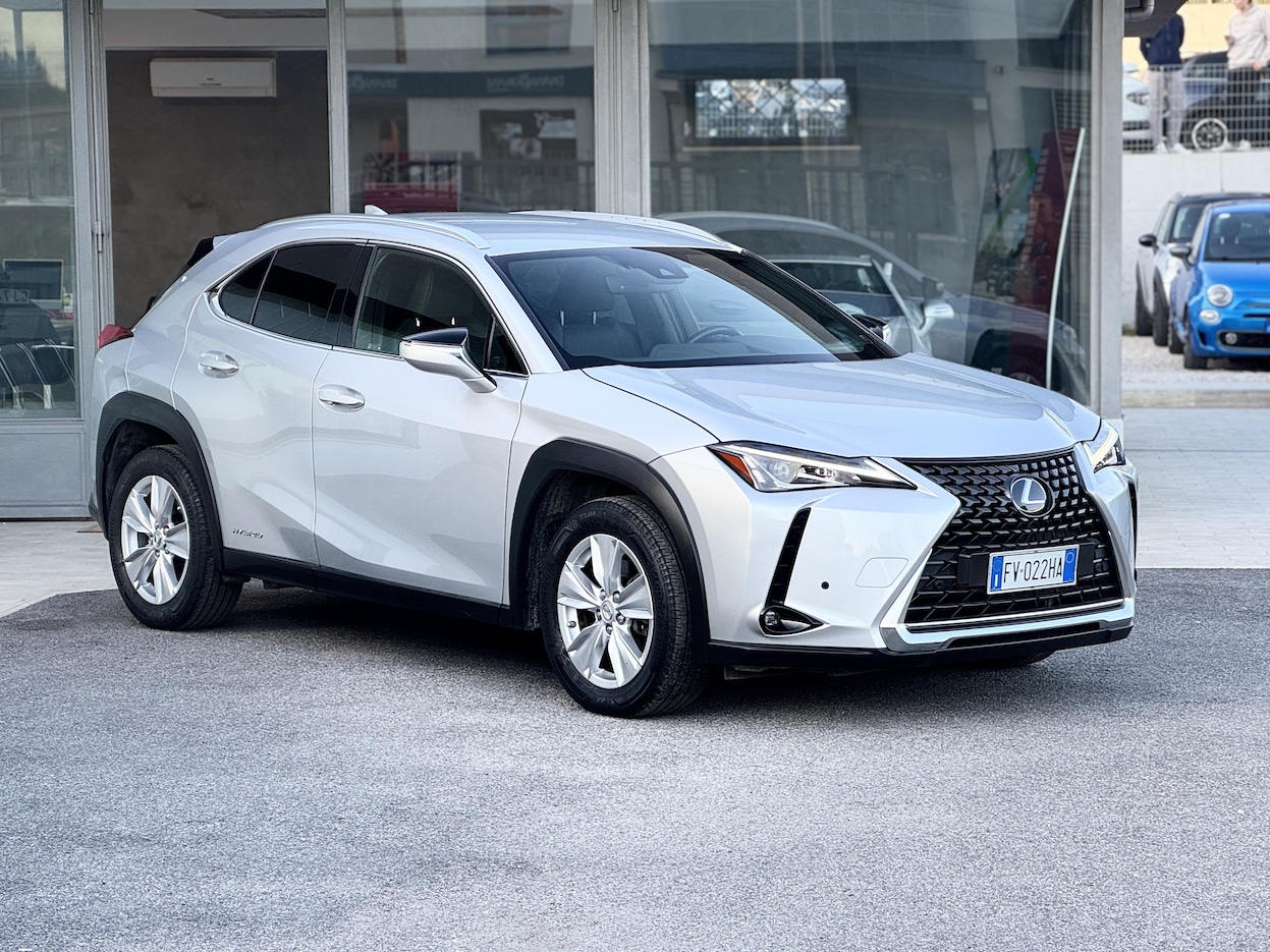 LEXUS - UX