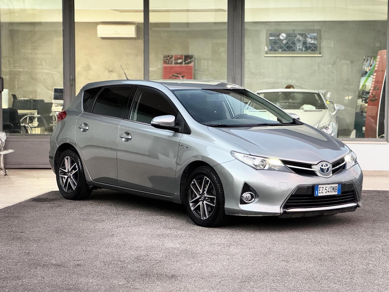 TOYOTA - Auris