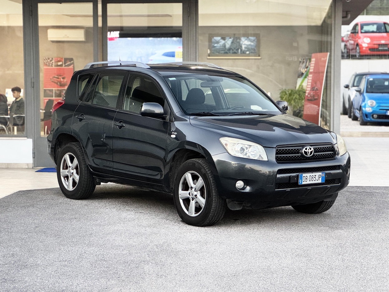 TOYOTA - RAV4 3ª serie