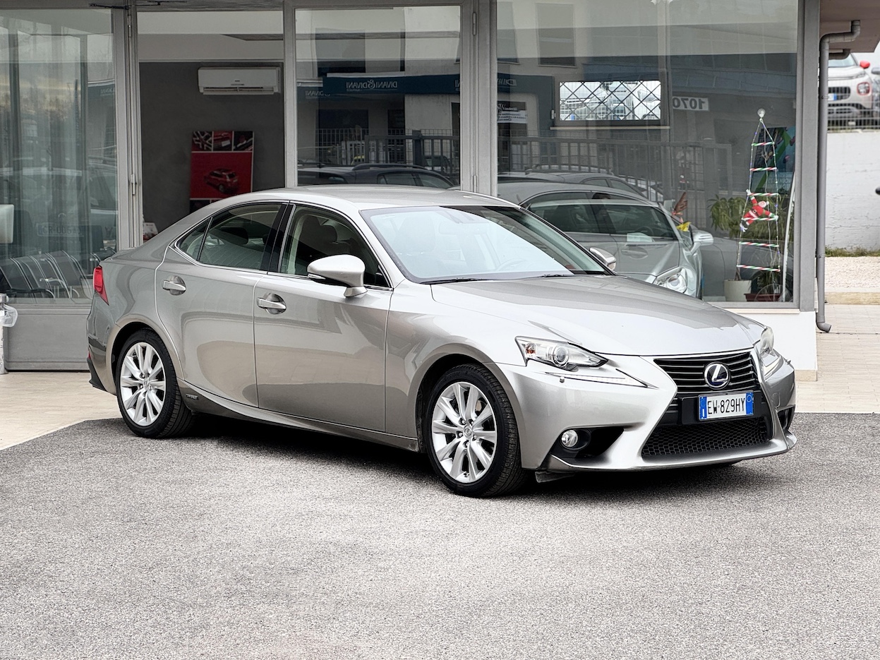 LEXUS - IS 3ª serie