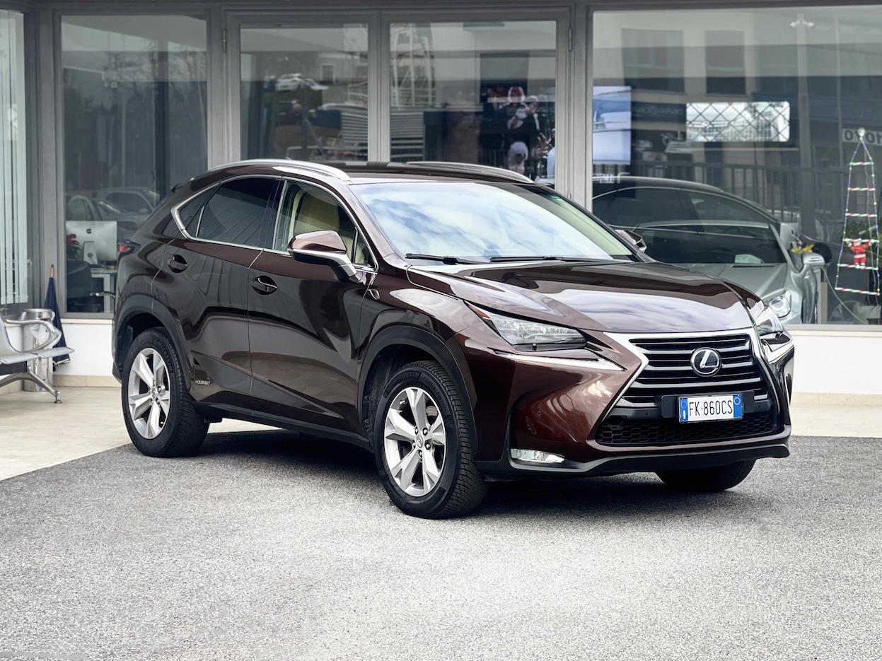 LEXUS - UX