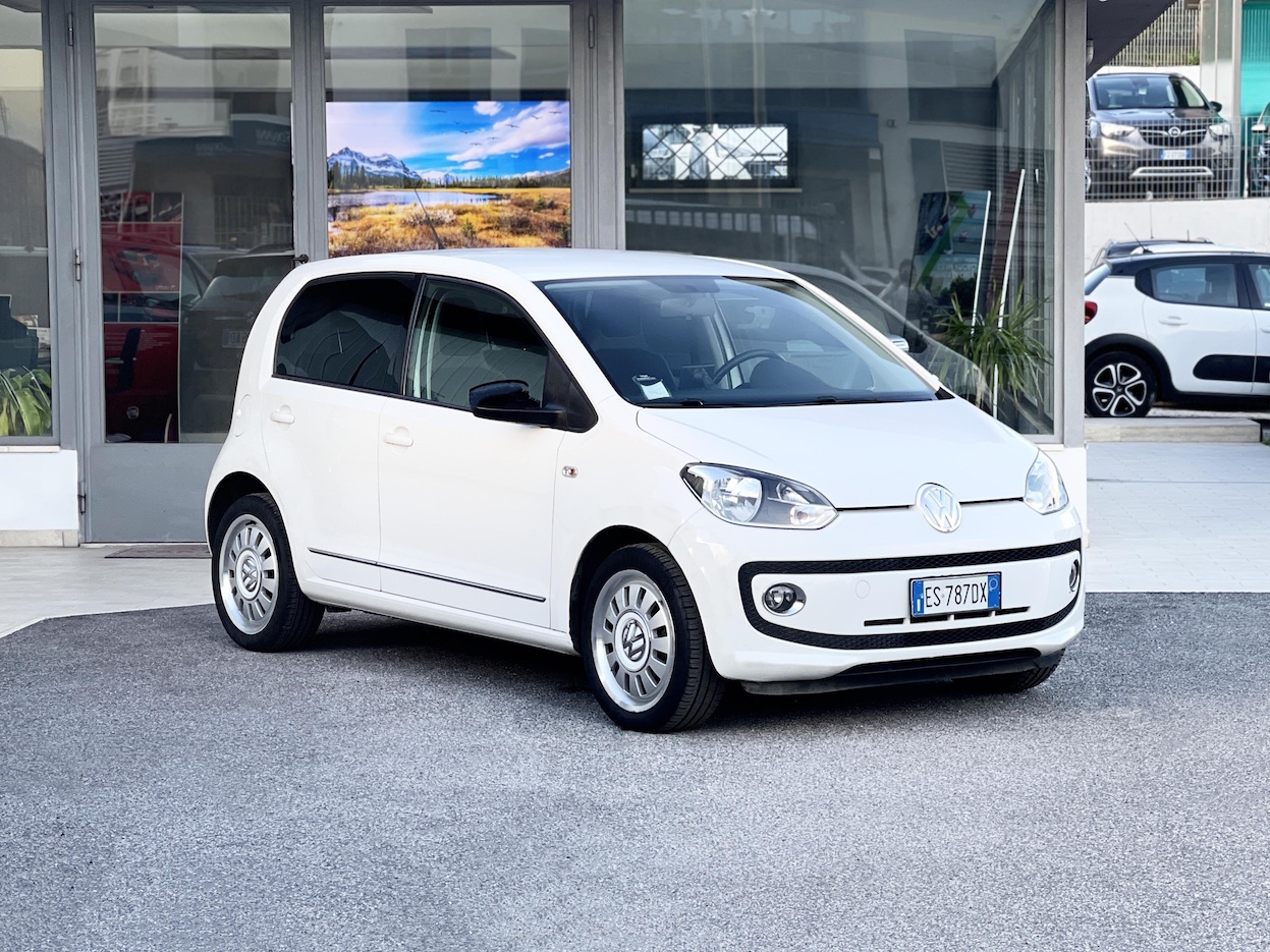 VOLKSWAGEN - up!